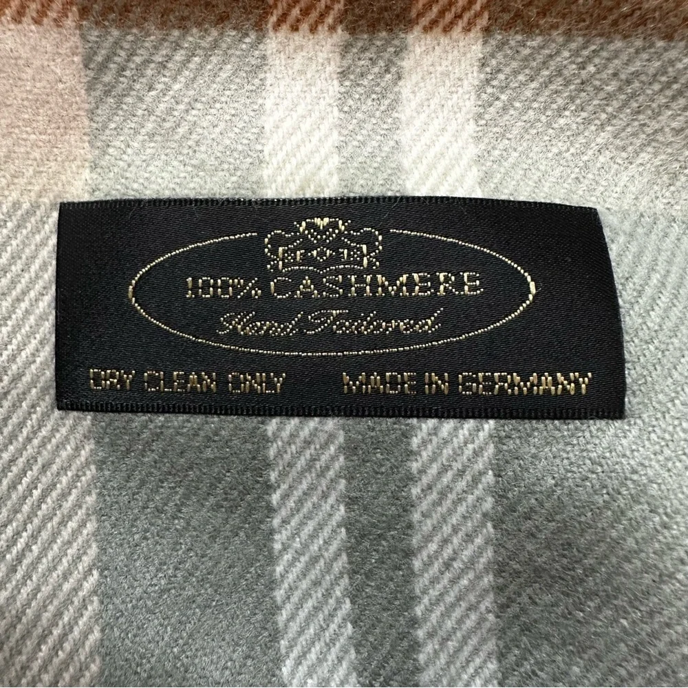 NWOT 100% Cashmere Germany Gray Plaid Scarf